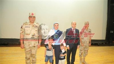 تكريم أسر الشهداء ومصابي العمليات الحربية بالمجمع الثقافي