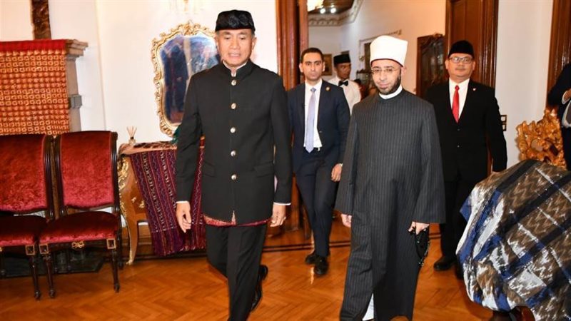 وزير الاوقاف في سفارة