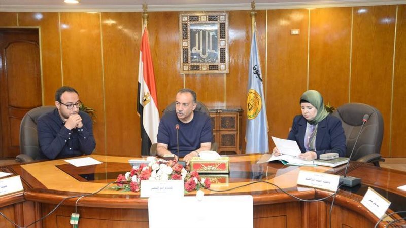 إجتماع محافظ أسيوط