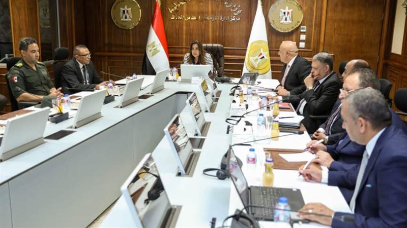 اجتماعا مع سكرتيري