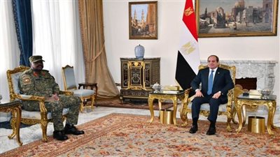 الرئيس السيسي يستقبل قائد قوات الدفاع الشعبية بجمهورية أوغندا