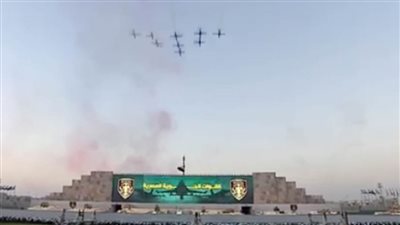 بالفيديو...فريق النجوم الفضية يشارك في حفل تخرج الكليات العسكرية