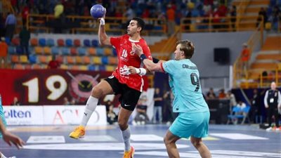 الاتحاد الدولي لكرة اليد: الأهلي أبهر العالم بفوزه التاريخي على برشلونة