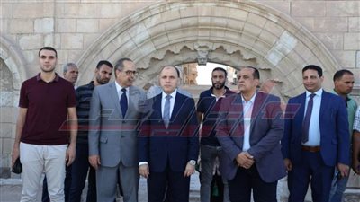 عبدالمعطي يتفقد بوابات مصنع الطرابيش على شاطئ النيل بفوه