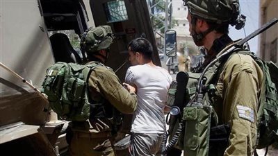 الاحتلال الإسرائيلي يعتقل أكثر من 24 فلسطينيا من الضفة الغربية