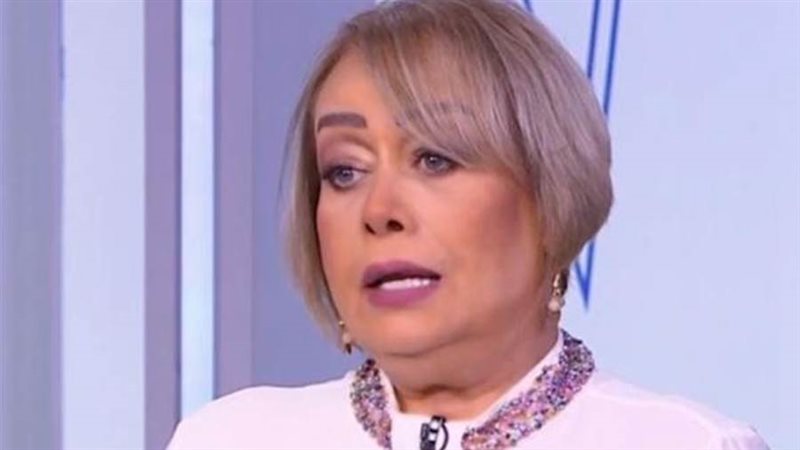 الفنانة هالة فاخر