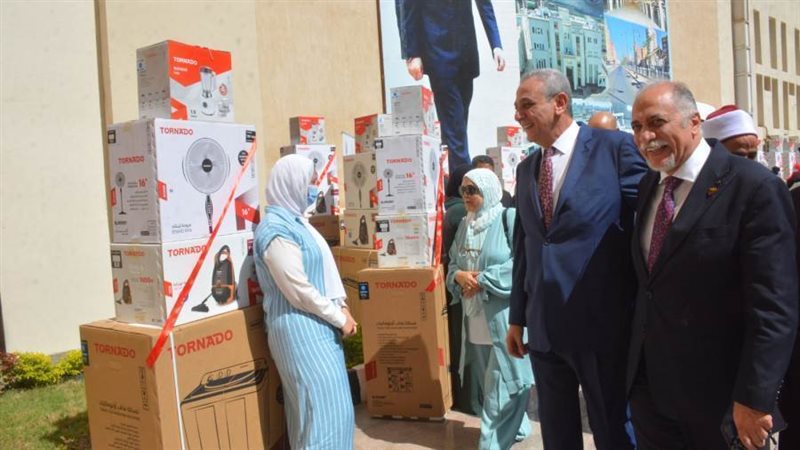 محافظ الغربية خلال