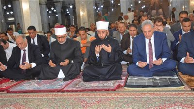 بالصور| محافظ الغربية ووزير الأوقاف والمفتي يؤدون صلاة الجمعة في رحاب المسجد الأحمدي بطنطا