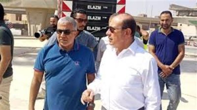 وزير الإسكان يتابع العمل بمحور 