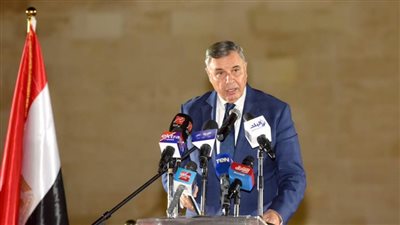 وزير قطاع الأعمال العام ومحافظ الإسكندرية يفتتحان مشروع عروض الصوت والضوء بقلعة قايتباي