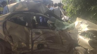 مصرع شخص وإصابة 9 آخرين في تصادم سيارتين بأسيوط