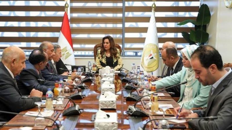 لقاء الأطباء ووزيرة