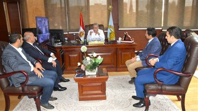  بالصور.. محافظ الغربية يناقش موقف سير العمل بمنظومة مصنع تدوير ومعالجة المخلفات الصلبة بدفرة