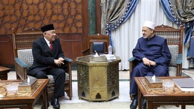 شيخ الأزهر يستقبل رئيس معهد «ديا ماليلا» الإندونيسي ووفد طلاب برنامج «المعايشة اللغوية»