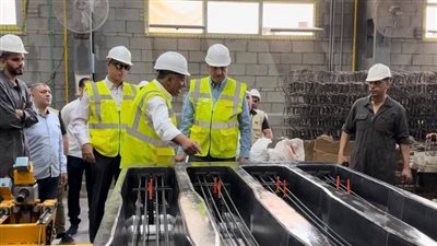 وزير قطاع الأعمال العام يتفقد مصانع شركة 