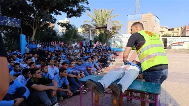 خلال المبادرة