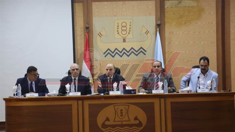 خلال الاجتماع