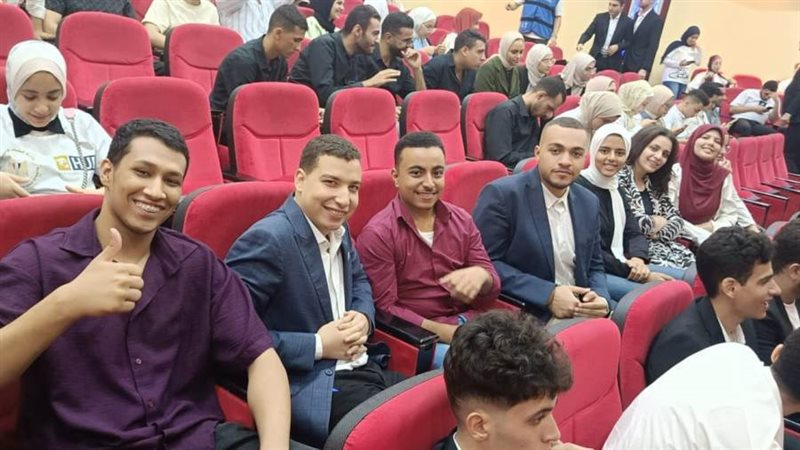 وفد الجامعة الأهلية