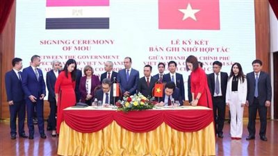 الرقابة الإدارية توقع مذكرة تفاهم مع مفتشية الحكومة الفيتنامية في مجال تبادل الخبرات والتدريب