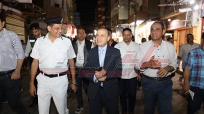 في جولة ليلية.. محافظ كفر الشيخ يتفقد منطقة المزلقان الأوسط
