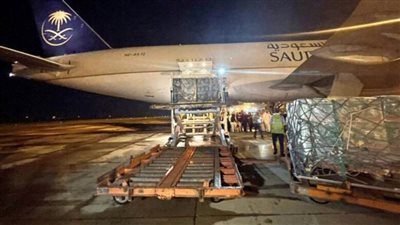السعودية ترسل أولى طلائع الجسر الجوي لإغاثة الشعب اللبناني