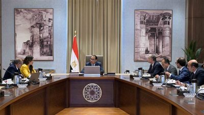 رئيس الوزراء يتابع موقف المرحلة الأولى من المبادرة الرئاسية 