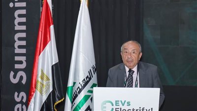 نقيب المهندسين يؤكد دعم النقابة وتكريس كل إمكاناتها لتوطين صناعة السيارات الكهربائية في مصر