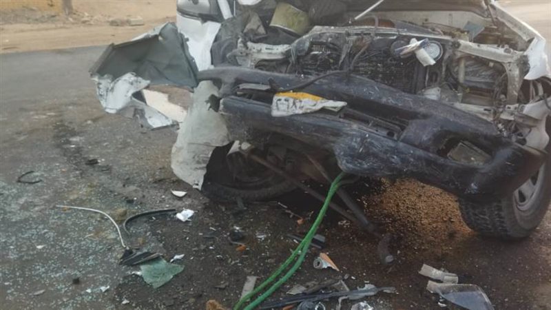 إصابة 13 شخصا في