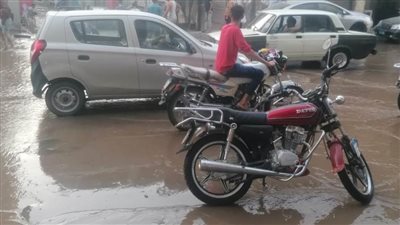 كسر خط طرد الصرف الصحي الرئيسي بأسيوط 