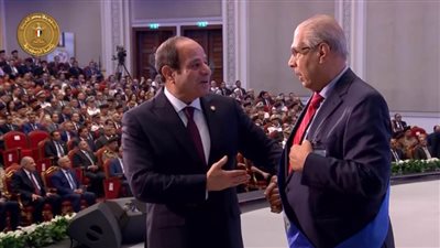 الدولة المصرية تكرم صاحبة الجلالة في شخص عبده مباشر.. وحديث مع الرئيس 