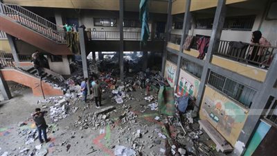 وفا: شهداء وجرحى في غارة للاحتلال استهدفت مدرسة تؤوي نازحين في مخيم جباليا