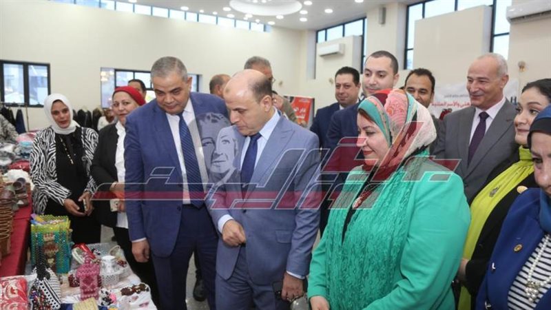 افتتاح المعرض