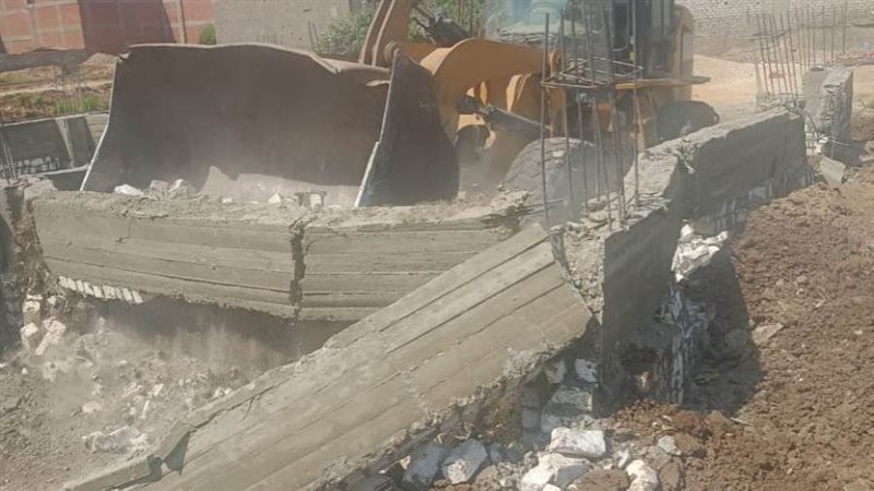 إزالة ٤٠ حالة تعد