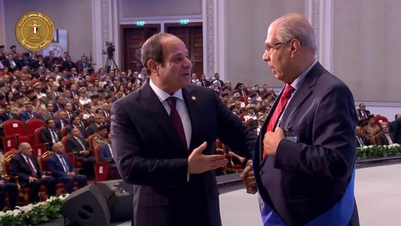 الرئيس في حوار مع