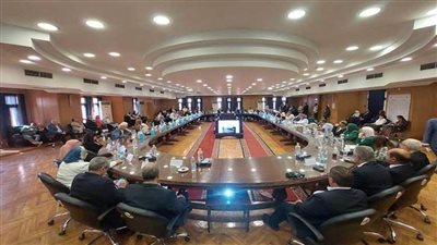 محافظ القاهرة يبحث مع كلية طب قصر العيني سبل التعاون بمجال الخدمات المجتمعية