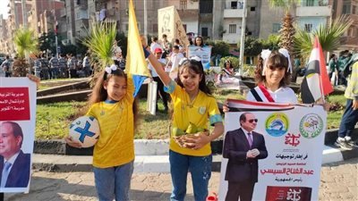 الاحتفال بالعيد القومي للإسماعيلية بتوزيع المانجو والأناشيد الوطنية