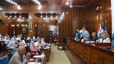 عباس صابر يختتم برنامج قانون المنظمات النقابية وحماية حق التنظيم النقابي للنقابيين بمنار مصر للبترول