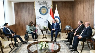 وزير البترول يلتقي رؤساء شل وبتروناس لمتابعة تنمية حقول غرب الدلتا 