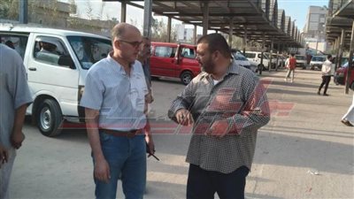 رئيس مدينة بيلا يتفقد حركة نقل الركاب بالموقف العمومي