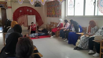 وزيرة التضامن الاجتماعي تتلقى تقريرًا عن فعاليات مبادرة الهلال الأحمر المصري 