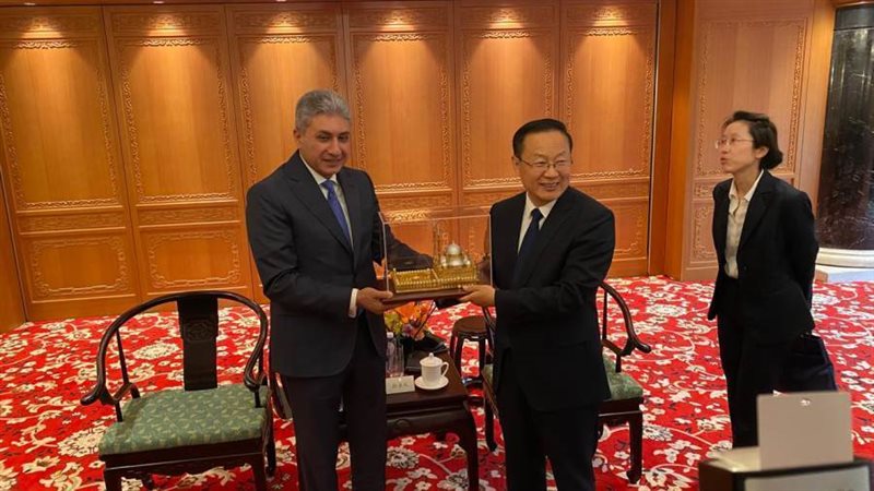 شريف فتحى يلتقي وزير