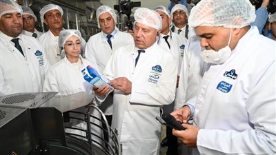محافظ البحيرة: زيارة وافتتاح خطوط جديدة بمصانع بيتي خطوة مهمة للمصانع