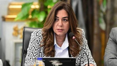 وزيرة التنمية المحلية تتابع تحديد أسعار تعريفة الركوب الجديدة عقب تحريك أسعار المواد البترولية