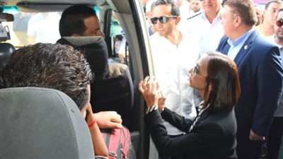 محافظ البحيرة تتابع انتظام سير العمل بمجمع مواقف دمنهور 