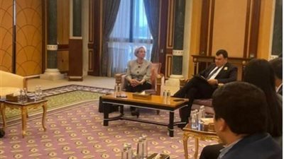 وزيرة البيئة تبحث مع نظيرها الأوزباكستاني آليات تعزيز التعاون الثنائي بين البلدين في مجالات البيئة 