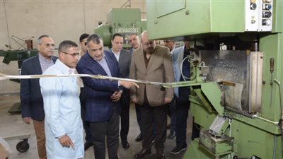 وزير الإنتاج الحربي يتفقد شركة قها للصناعات الكيماوية (مصنع 270 الحربي)
