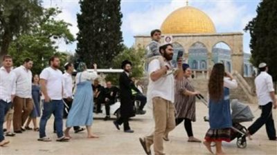 عاجل.. مئات المستوطنين يقتحمون باحات المسجد الأقصى ويقيمون بؤرة استيطانية جديدة