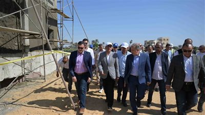 وزير الإسكان: الانتهاء من تنفيذ شبكات مياه الشرب ضمن 