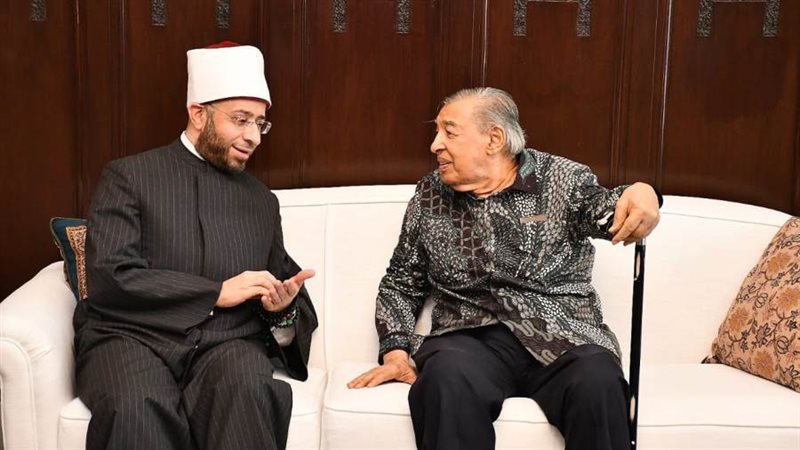 وزير الاوقاف خلال