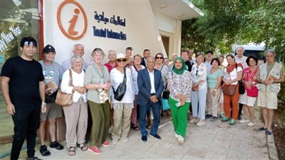  وفد سياحي بلجيكي يزور الوادي الجديد ويشيد بجمال الصحراء وآثارها 